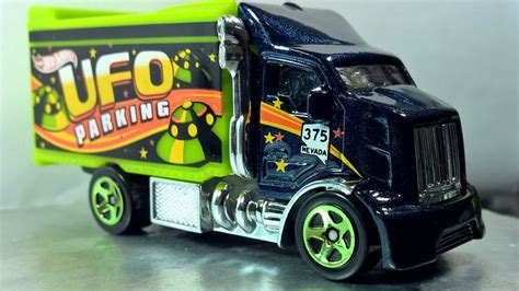 HIWAY HAULER HW Road Trippin Hot Wheels Monster Trucks Car Photos