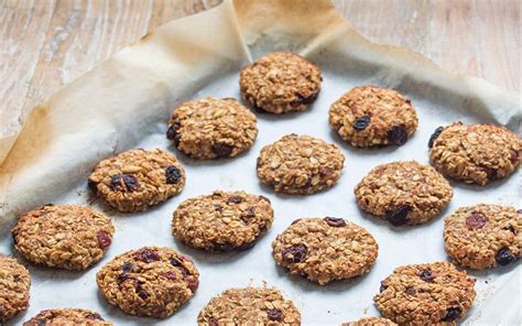 Deliciously Ellas Chewy Oat And Sultana Cookies Deliciously Ella