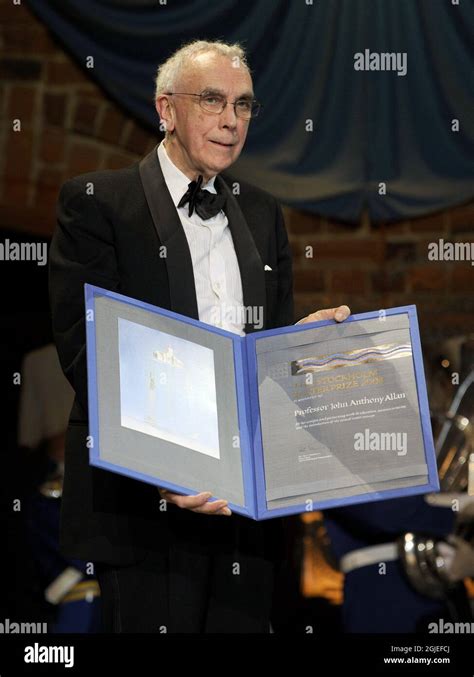 El Profesor Británico John Anthony Allan Recibe El Premio Del Agua De