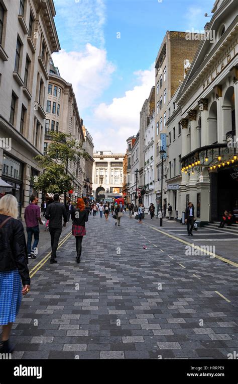 Luxury shopping street london hi-res stock photography and images - Alamy