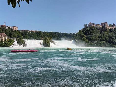 Der Rheinfall In Schaffhausen