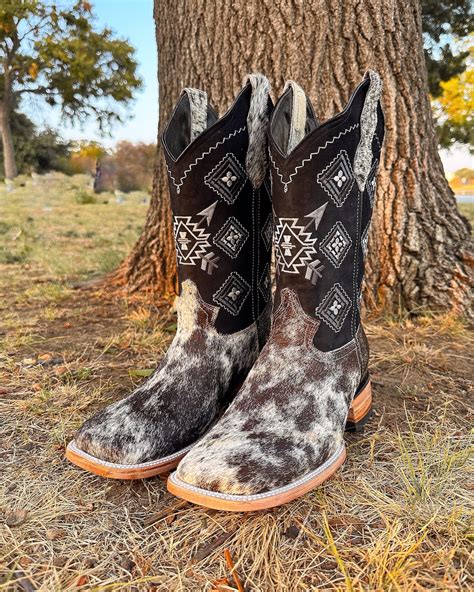 Handcrafted Mens Cowhide Cowboy Boots Square Toe Cowboy Boots Cowhide