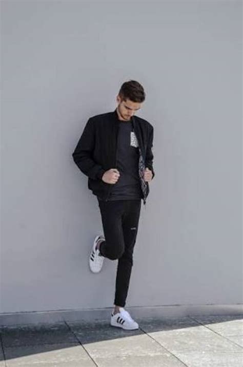 Arriba 35 Imagen Outfit Adidas Superstar Negras Hombre Abzlocalmx