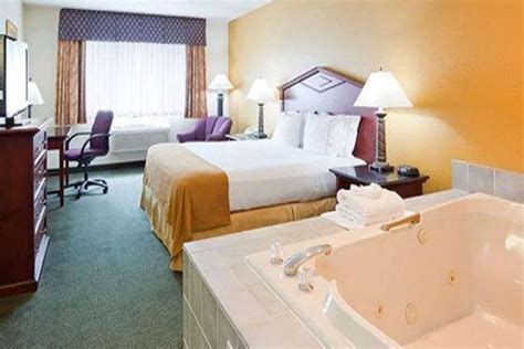 35 BEST Minnesota Hotels with Jacuzzi In Room ️ 2025