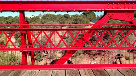 The Mathematical Tourist: Warren Truss Bridge