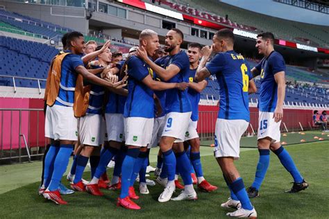 Seleção masculina de futebol do Brasil garante vaga nas Quartas de