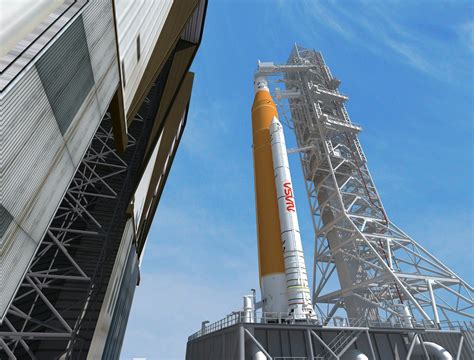 NASA SLS vs Starship: Size, launch price, thrust, and capabilities for ...