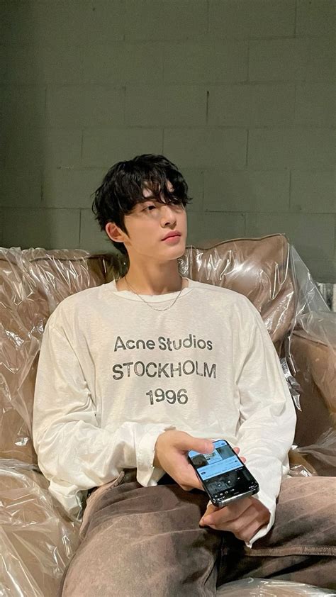 Pin By Melanie Lendl On Hanbin In Hanbin Kim Hanbin Cool