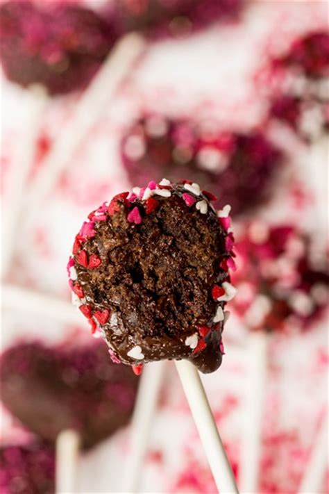 Valentine’s Day Brownie Pops