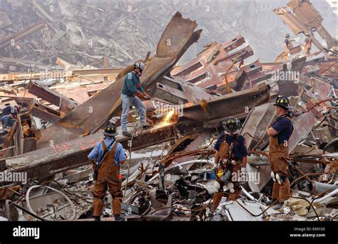 September 11 wreckage 18 -Fotos und -Bildmaterial in hoher Auflösung