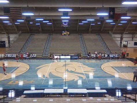 Rogers State Basketball (fear the claw): Coolest College Courts