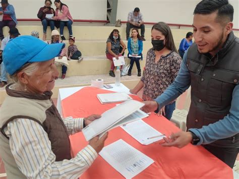 MAG entrega 42 títulos de propiedad de tierras a productores de