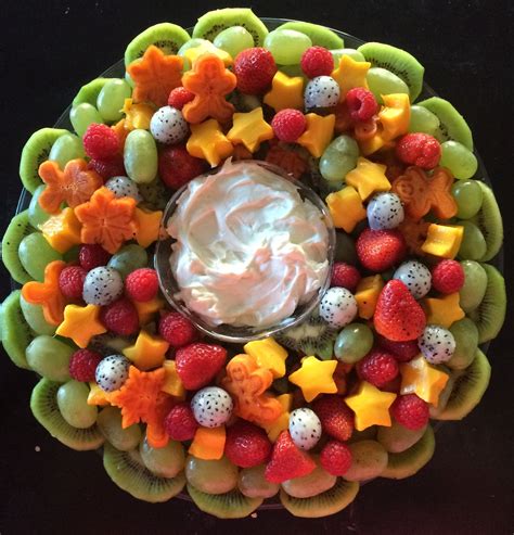 Christmas fruit platter tray | Christmas recipes appetizers, Christmas food, Christmas fruit