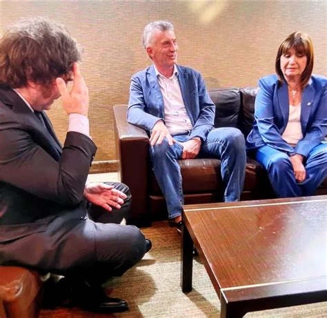 Macri celebró las designaciones de Bullrich en Seguridad y Caputo en