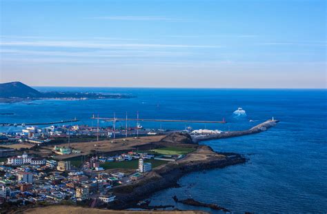 济州岛城山日出峰上看日落