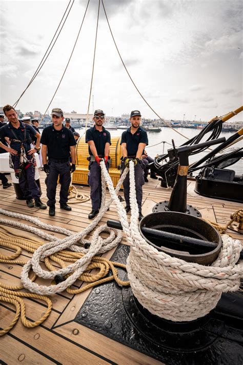 L Amerigo Vespucci Lascia Il Porto Di Dakar Primopiano Ansa It