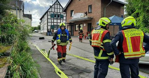 Feuerwehr Sankt Augustin Imbiss Fritteuse Geriet In Brand