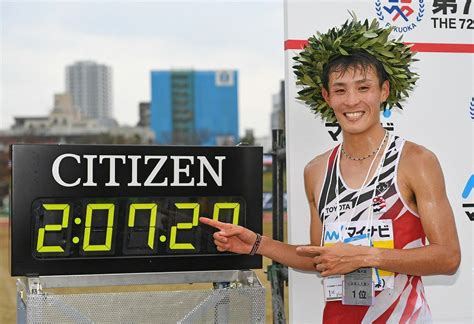 福岡国際マラソン：服部勇馬が2時間7分27秒で初優勝 写真特集35 毎日新聞