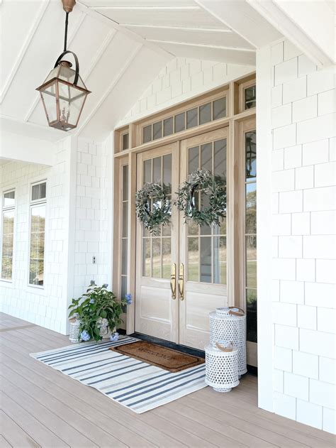 Front Porch Decorating Ideas With Lanterns | Shelly Lighting