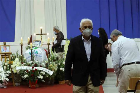 Galer A De Im Genes Cientos De Personas Llegan Al Velorio Del Concejal