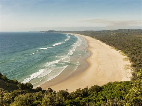 byron bay beaches accommodation transport