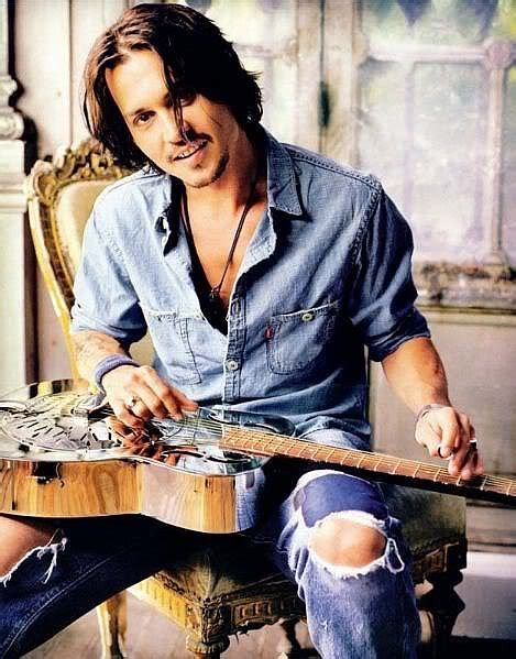 Johnny Depp with guitar - Johnny Depp Photo (35485134) - Fanpop