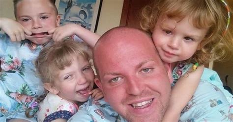 Gay Brit Nico Adopt A Cuatro Ni Os Discapacitados Y Es Inmensamente Feliz Pictolic