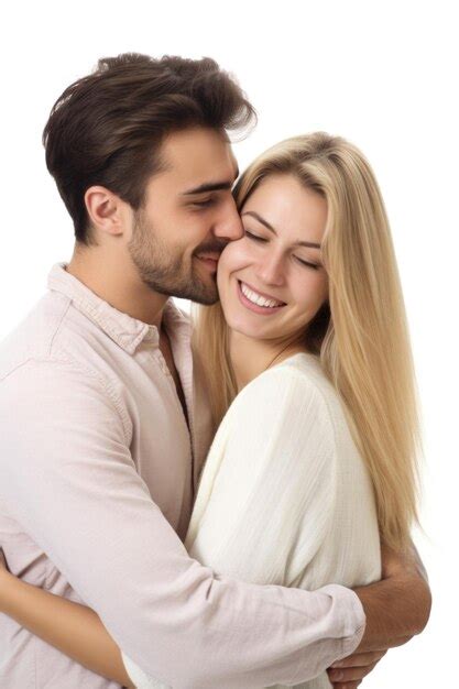 Foto De Estudio De Una Pareja Joven Hablando Y Abraz Ndose Contra Un