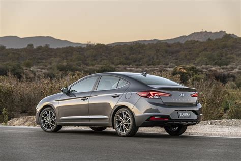 2019 Hyundai Elantra Sedan Gets Safer More Memorable SlashGear