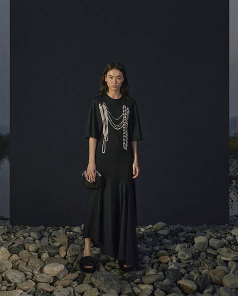 Stella Mccartney Presents Her New Pre Fall Collection Luxferity