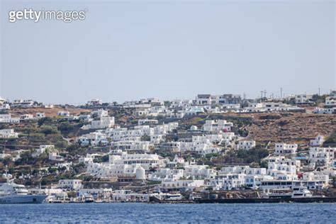 Villas and hotels along the shores of Mykonos Greece 이미지 1643339197