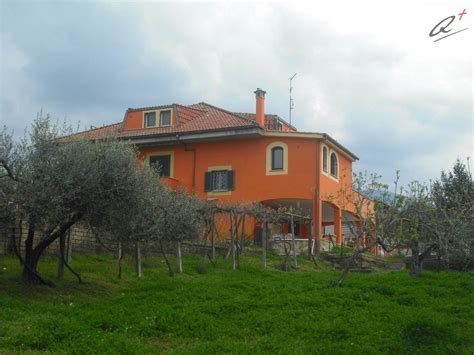 Affitto Villa Unifamiliare In Strada Di Colle Massimiano Palombara