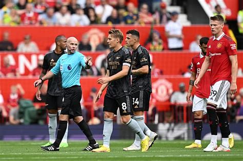 Man United Arsenal Premier League Recap Gunners Hold On To Vital