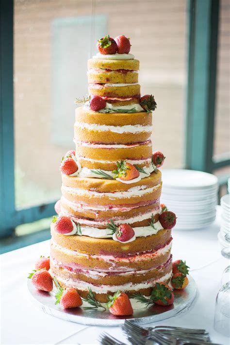 Naked Cake With Vanilla Buttercream And Strawberries