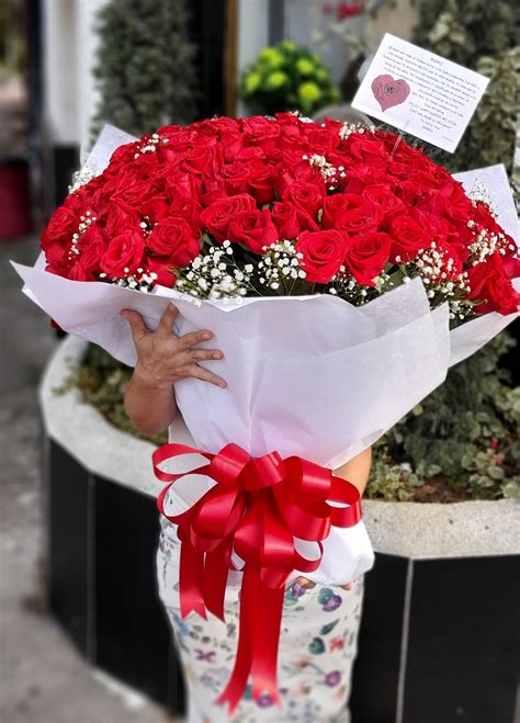 Detalle Especial De Ramo De Rosas Y Mensaje Especial FloristeriaRosatulia