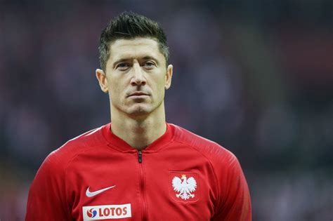 Z Ota Pi Ka Kt Ry Jest Robert Lewandowski Kt Re Zaj Miejsce