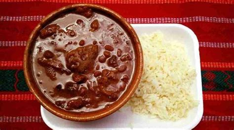 Aprende a preparar frijoles colorados con chicharrón siguiendo esta