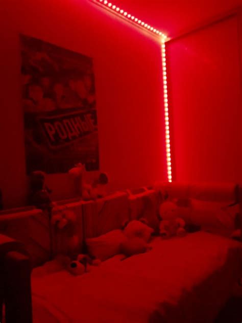 Pin By ~•flavie•~ On Cheveux Led Lighting Bedroom Red Led Lights