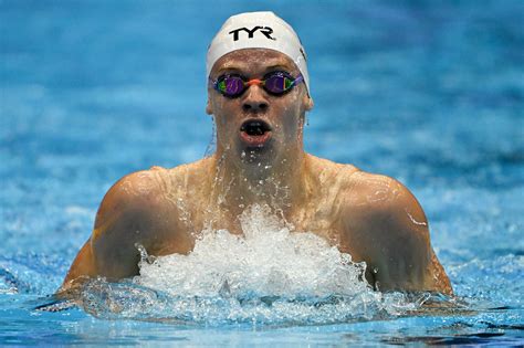 Mondiaux de natation Léon Marchand réalise un exploit historique avec