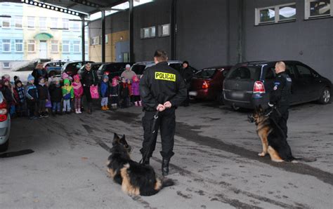 Przedszkolaki Odwiedzi Y Policjant W Aktualno Ci Komenda Powiatowa