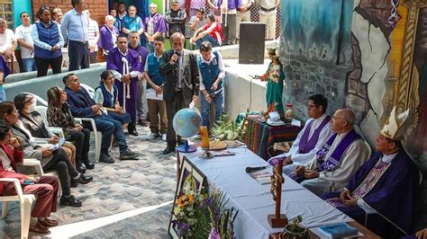 Internos Del Penal Castro Castro Rinden Homenaje Al Se Or De Los