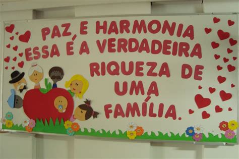 Cartaz Sobre O Dia Da Escola