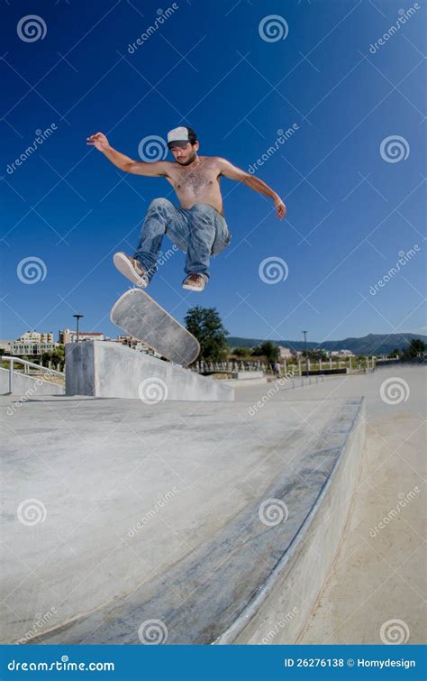 Skateboarder on a Flip Trick Stock Photo - Image of summer, dark: 26276138