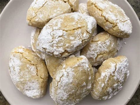 Ricciarelli - Italian Almond Cookies from Siena (Naturally Gluten-free ...