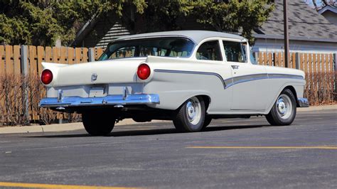 1957 Ford Custom 300 Sedan F217 Indy 2015