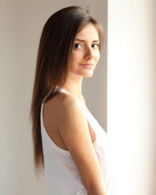 Beautiful Girl Sunshine Gets Completely Naked And Offers You Her Super Tight Body Porn Pictures