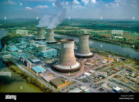 Three Mile Island Nuclear Power Plant PA Stock Photo Alamy