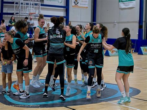 El Cab Estepona Jdcs Se Lleva El Derby Provincial De La Liga Femenina