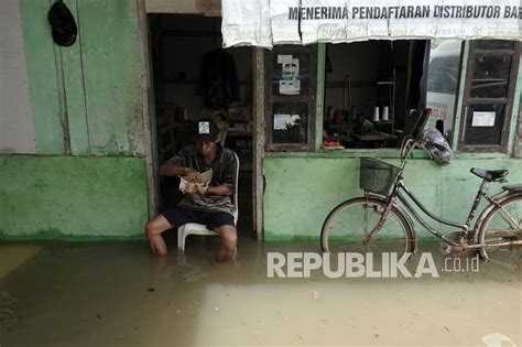 Banjir Terjang Kabupaten Cilacap 424 Warga Mengungsi Republika Online