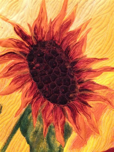 Sunflower Quilting | Sunflower quilts, Flower art, Beautiful quilts